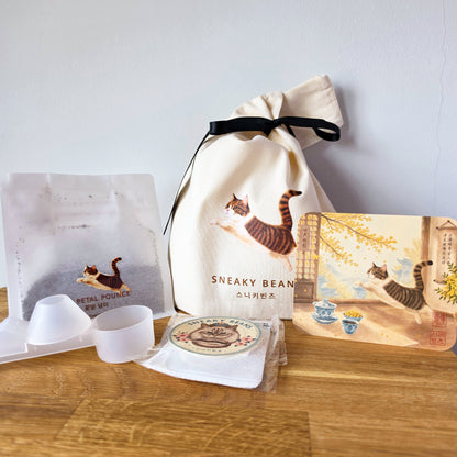 The Petal Pounce (꽃잎 냥이) - Seasonal Exclusive Collection (100 bags only)
