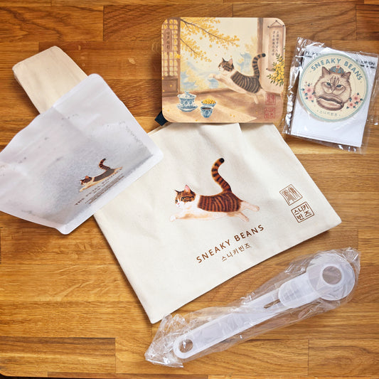 The Petal Pounce (꽃잎 냥이) - Seasonal Exclusive Collection (100 bags only)